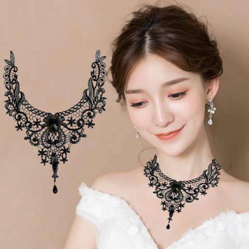 (kalung choker)kalung renda hitam kristal