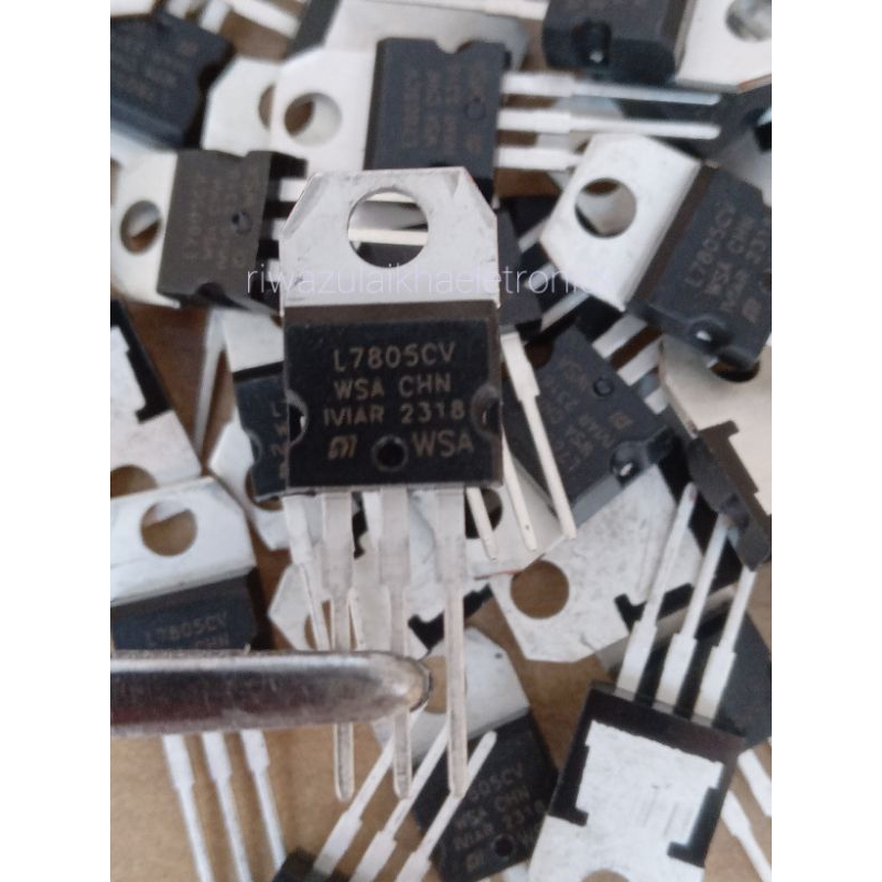 IC REGULATOR L7805 7805