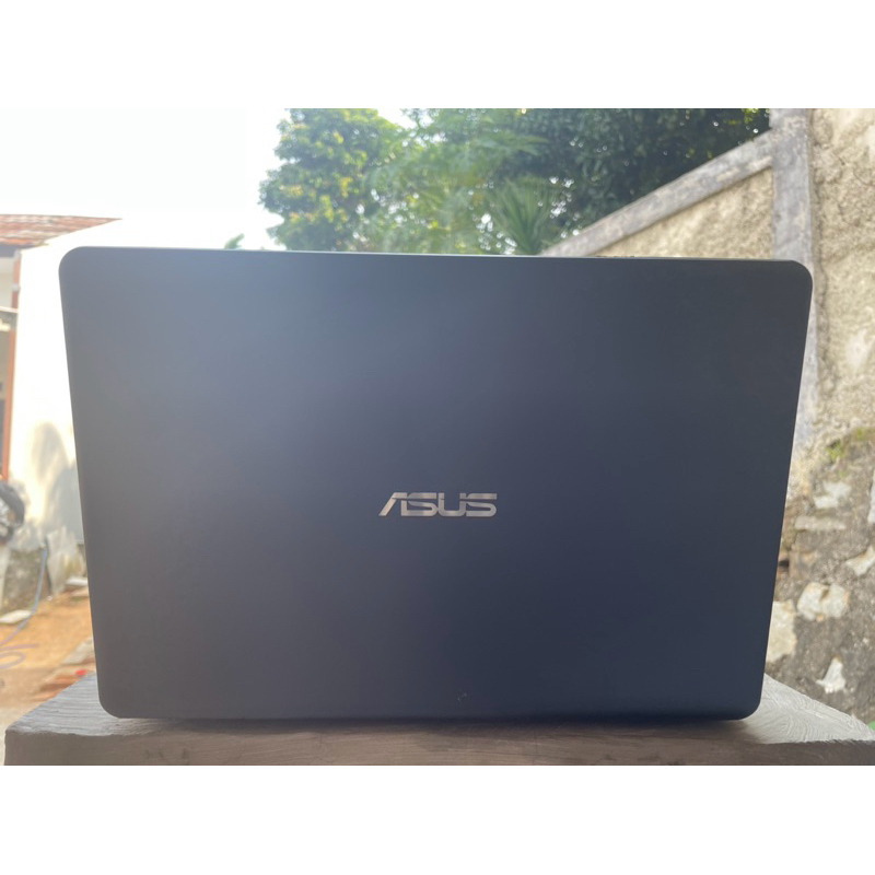 laptop Asus Vivobook S14 AMD A12 Ram 4gb