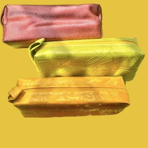 

KOTAK PENSIL KAIN BLUDRU