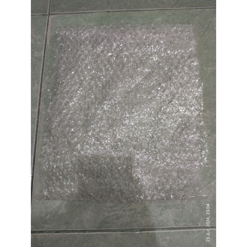

bubble wrap maksimal ukuran 25 cm X 100 cm atau 2500 cm²