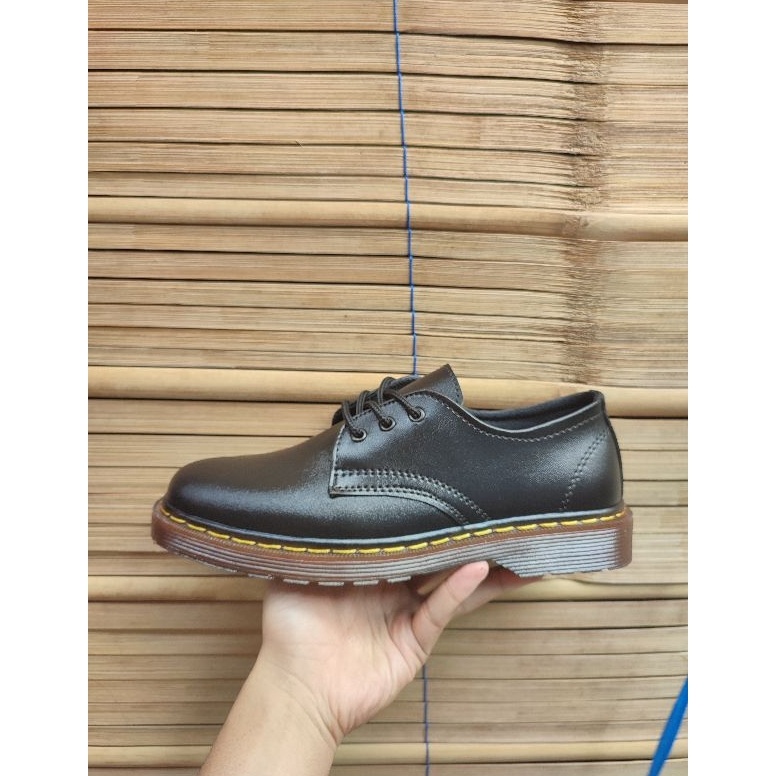 KODE V53L Dr Martens Low Boots Original unisex pria wanita  Sepatu dokmar 3 hole
