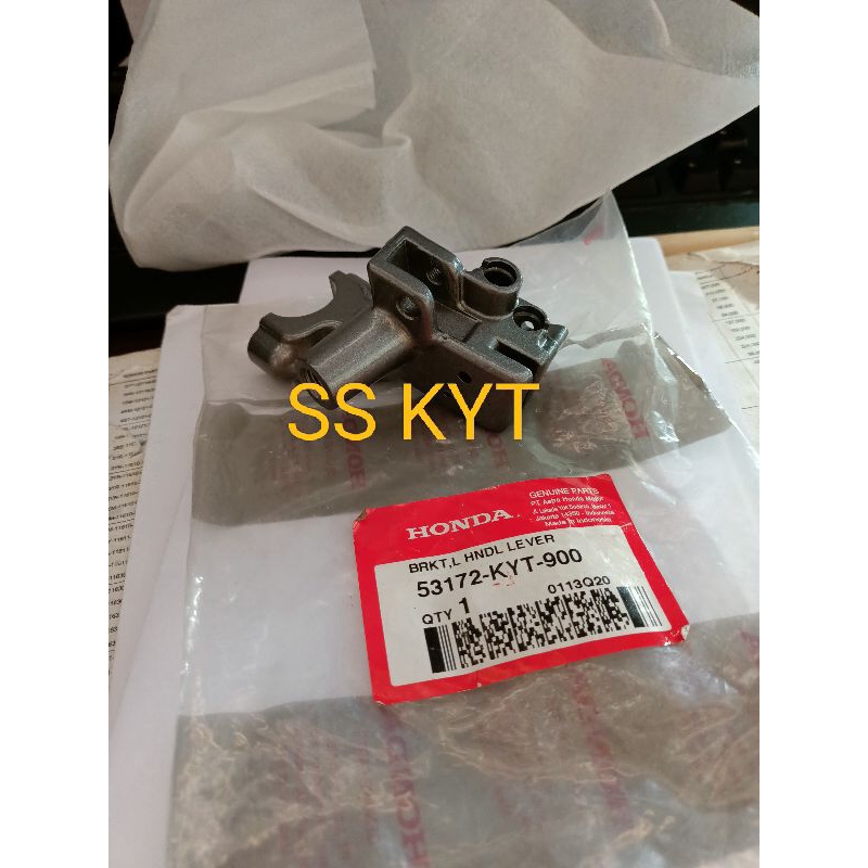 breket holder rumah kedudukan handel tangkai rem kiri belakang scoopy skopi ori 53172 kyt 900