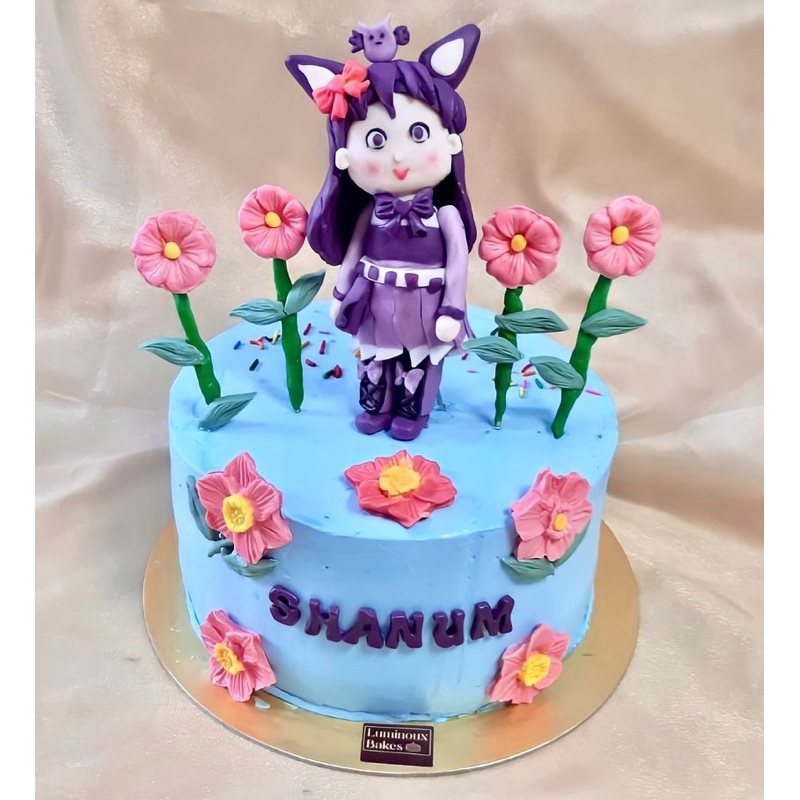 

CUSTOM CHARACTER 3D FONDANT CAKE