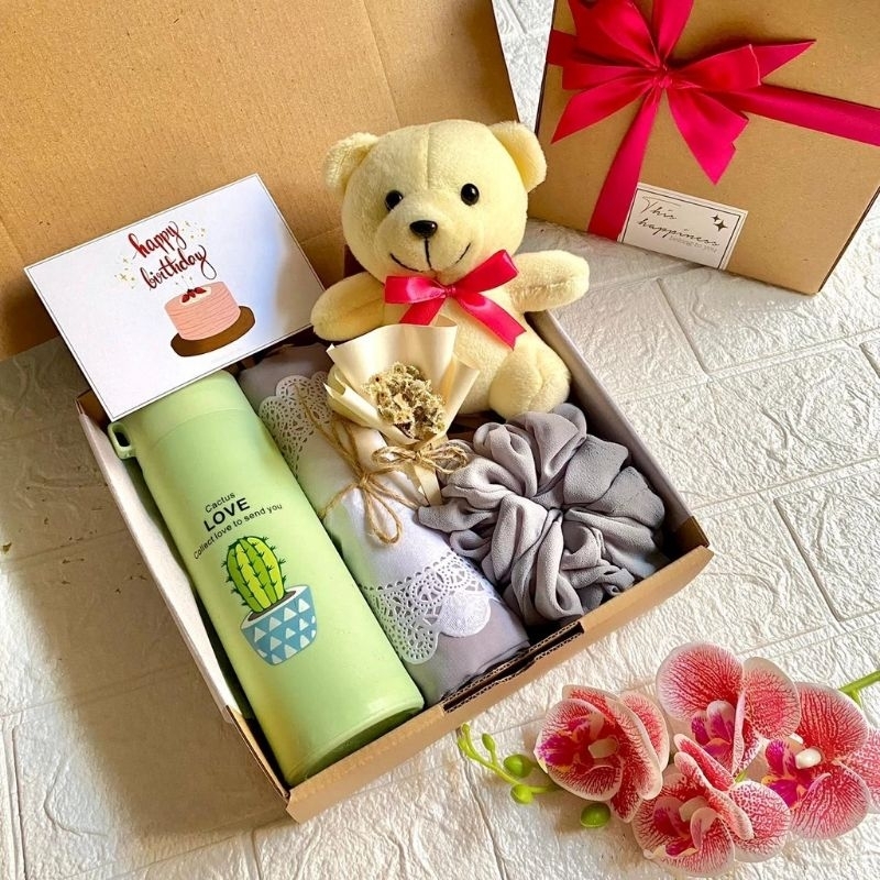 HAMPERS CEWEK KADO ULANG TAHUN WANITA HAMPERS HADIAH WISUDA GIFT BOX ULTAH PAKET KADO WISUDA GRADUAT