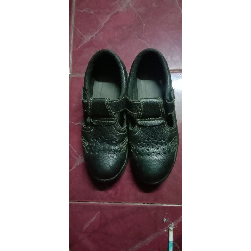 sepatu sefti