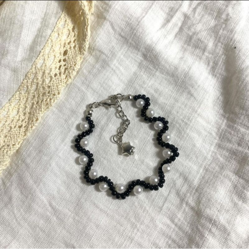 Gelang manik glassbeads hitam mix mutiara putih