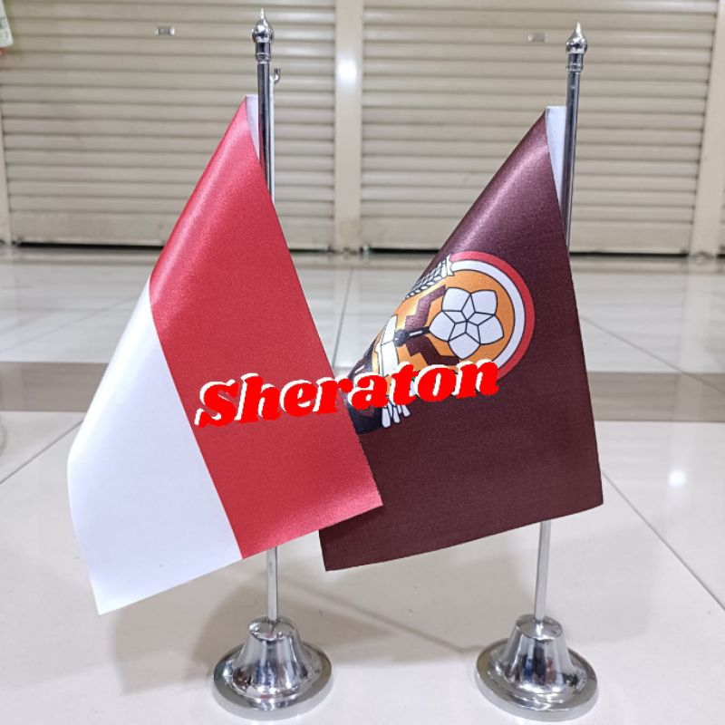 

tiang stenlis meja+bendera sekolah bendera OSIS SMA dasar coklat+Indonesia