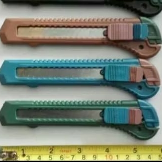

PROMO Cutter Besar Serbaguna - Alat Potong Bahan Kain / Kertas