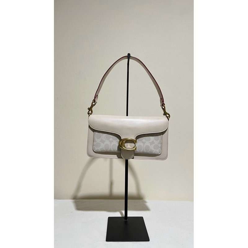 [Preloved] Coach tabby 26 signature