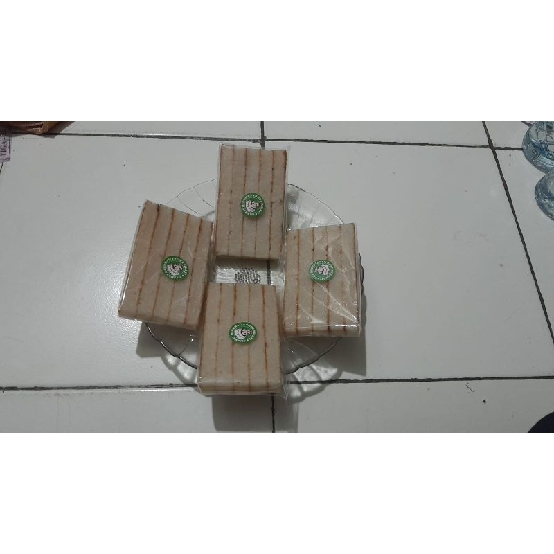 

Wingko Babat Nusantara / Wingko Babat Spesial / Wingko Babat Persegi / minimal 2 pcs