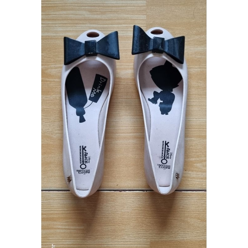 Preloved Sepatu Flat Wanita Melissa Alice in Wonderland, Pink