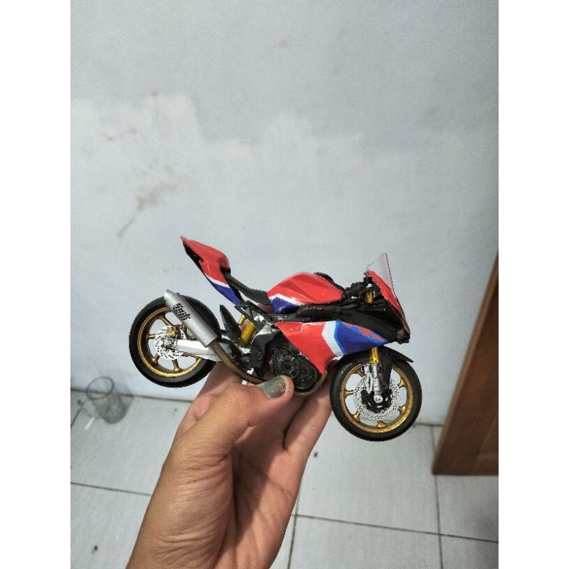 miniatur CBR250RR