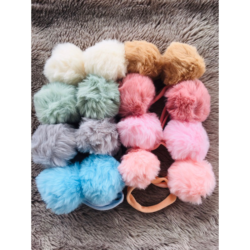 BPB (bandana pom-pom besar)