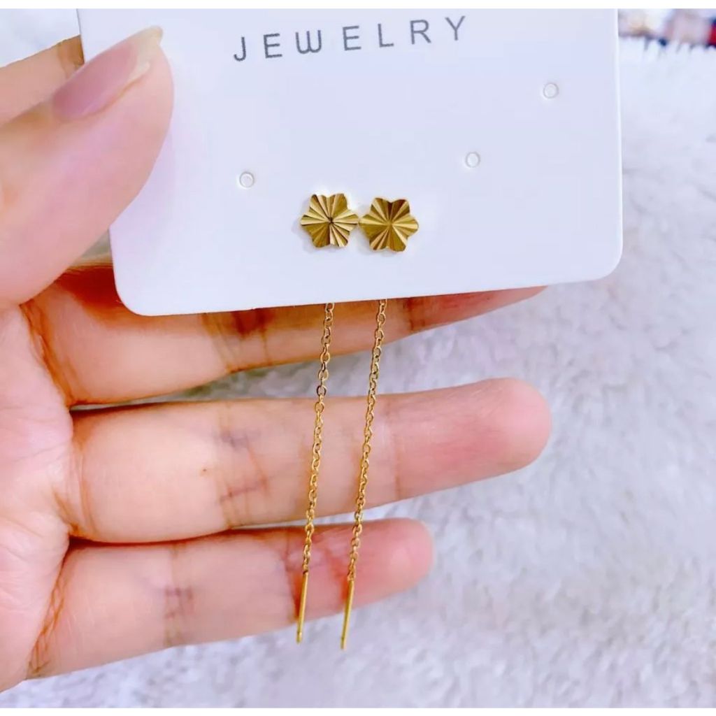 Anting wanita model panjang