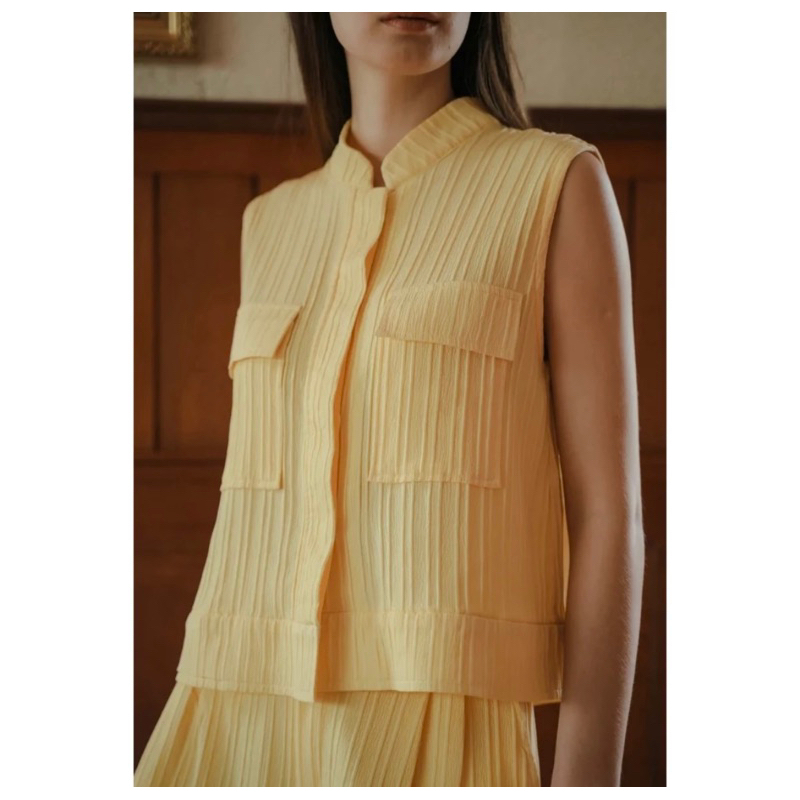 preloved Maven Louvre Top sale in yellow 100% original