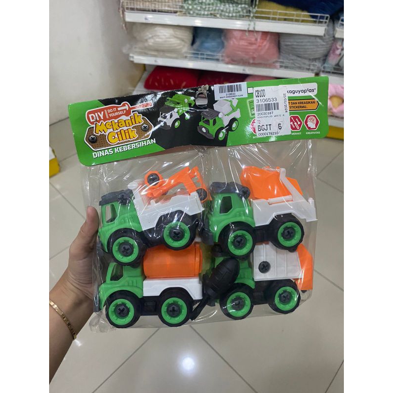 MR DIY - Mobil Dinas Kebersihan 4pcs with Tools