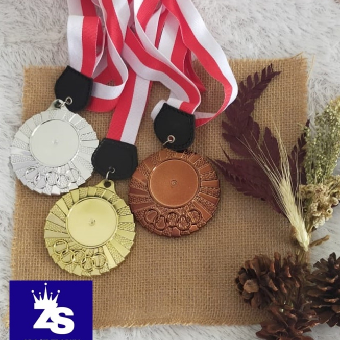 ZS GROSIR TROPHY MEDALI PLASTIK TALI MERAH PUTIH