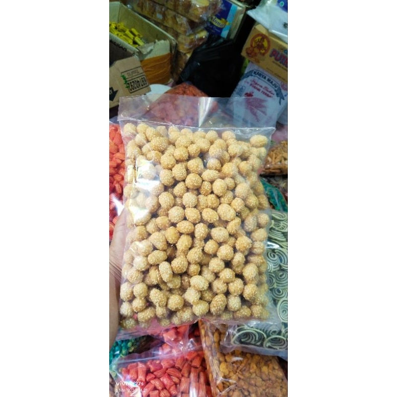 

Snack Makassar Kacipo Wijeng Lokal GURIH RENYAH 500GR