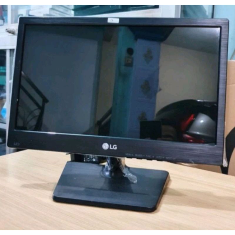 MONITOR LED LG 16 INCH WIDESCREEN LIKE NEW