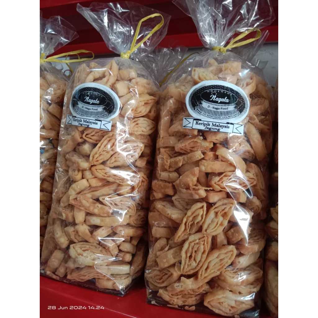 

Kerpik Bawang Lipat 1bal isi 1kg keripik jinten malaysia gurih asin gratis kardus packing