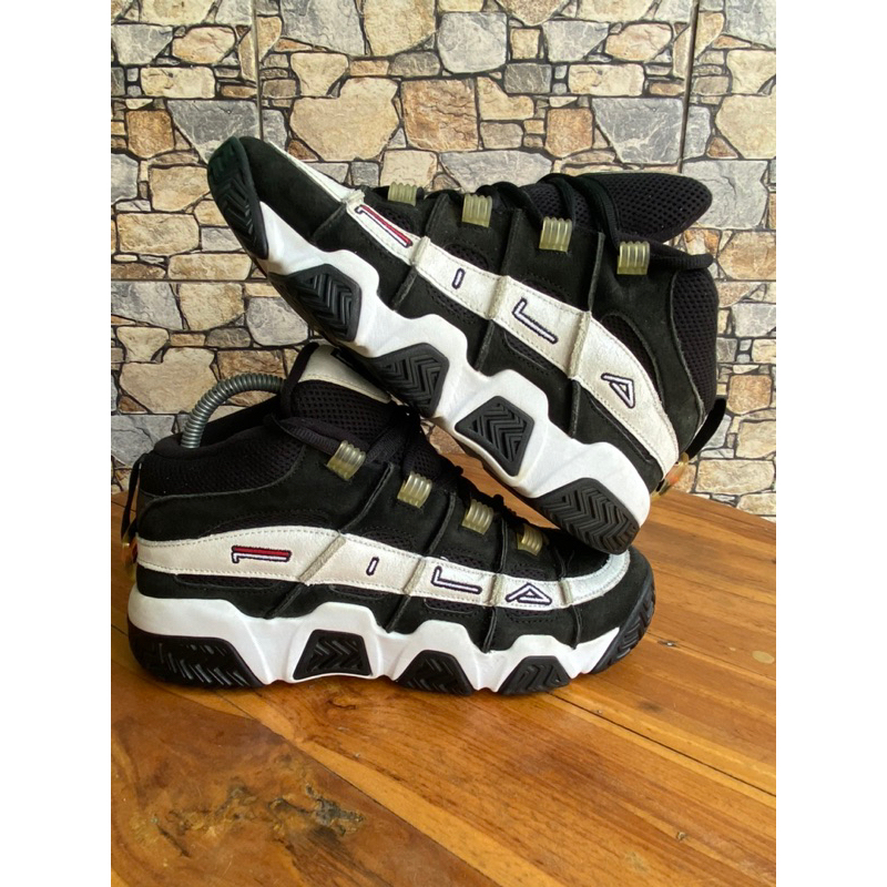 Sepatu fila Barricade