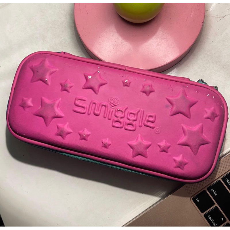 

Pink Smiggle Pensil Case