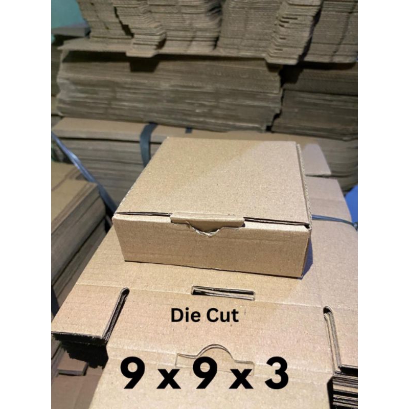 

Box kecil die cut ukuran 9x9x3 BARU