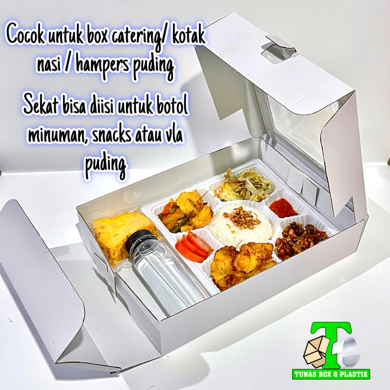 

Dus Nasi Kotak warna PUTIH | Kotak Catering Sekat Premium Dengan Mika | Dus Pudding sekat botol Vla Jendela Mika | Kotak Hampers Catering Premium Tebal | Box Puding Sekat Vla | Dus Tart Susu | Box Kue Hampers | Dus Hampers Murah | Kotak Kue | Dus Lasagna