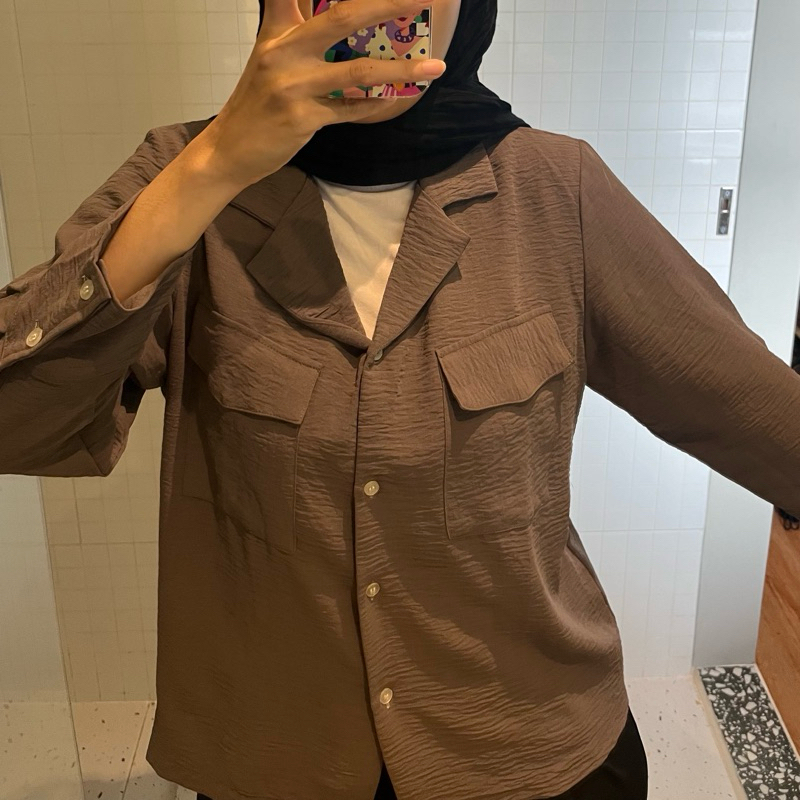 preloved kemeja crinkle warna taupe