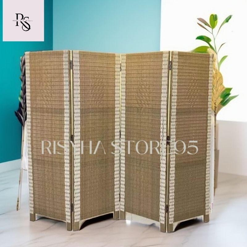 Sketsel ruangan 4 pintu rotan sintetis minimalis