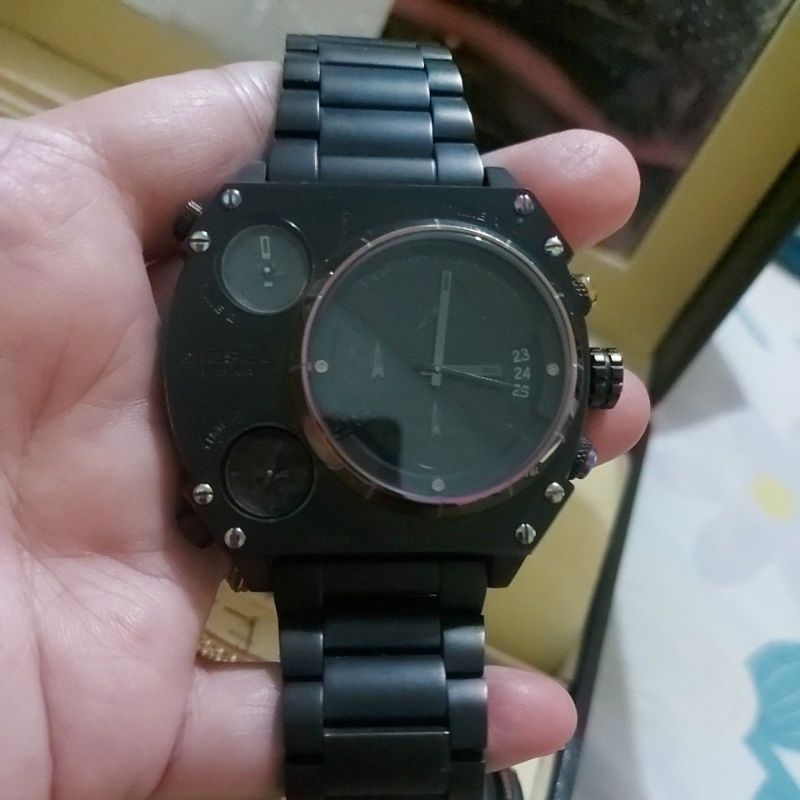 Jam preloved Brand Ori Die_sel. Masih bagus banget.