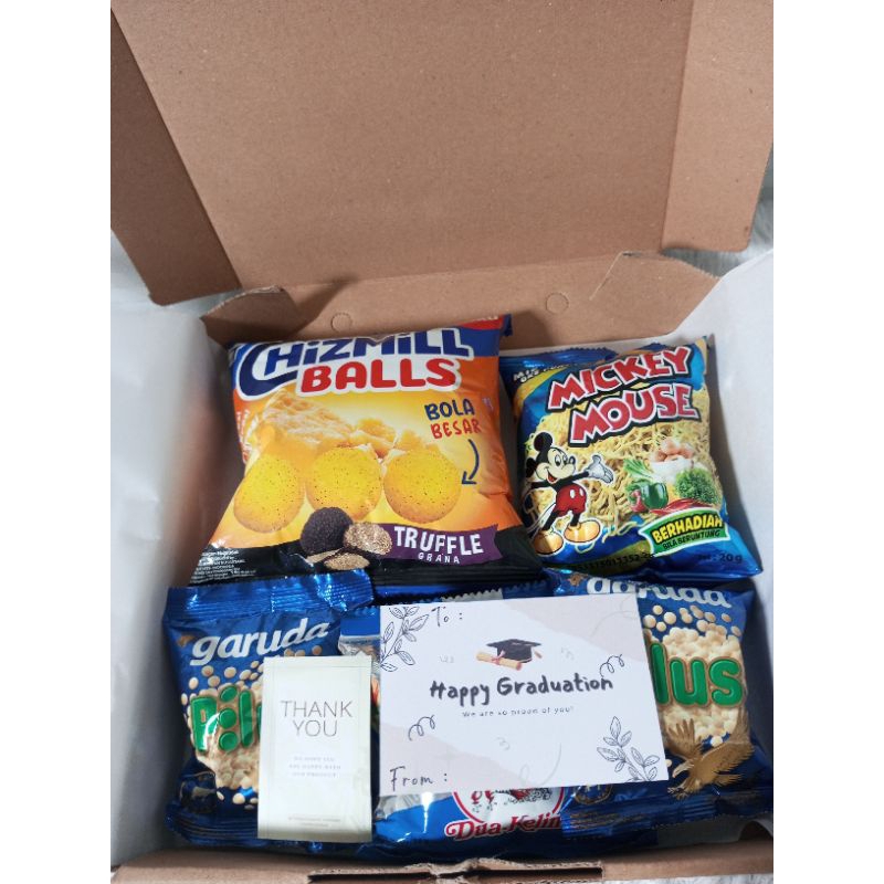 

hampers snack / kado unik / kado wisuda / kado ultah