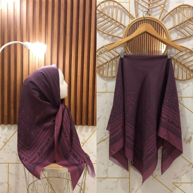 ( MAROON SERIES ) SEGI EMPAT VOAL MOTIF PREMIUM SERIES MAROON | HIJAB SEGI EMPAT VOAL MOTIF ADEM NYA