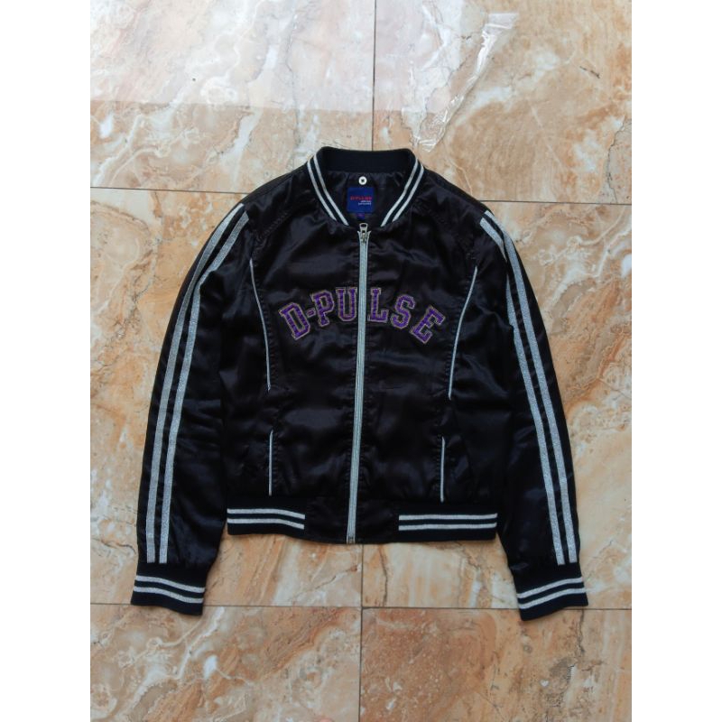 VARSITY SATIN D-PULSE