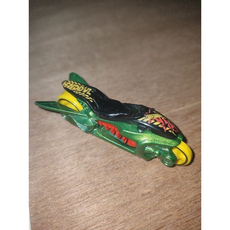 Hot Wheels @2013 Mattel - HW Daredevils Fly- by