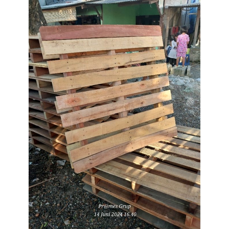 Palet Kayu bekas