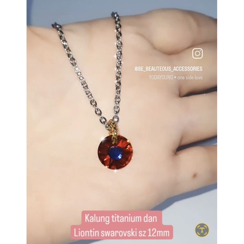 Kalung titanium dan liontin bulat swarovski uk 12mm