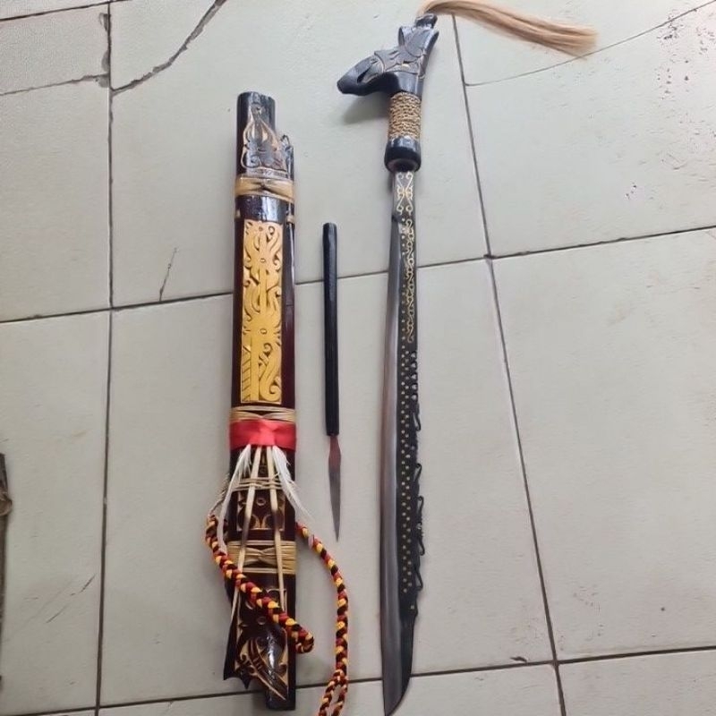 Mandau Dayak Hias Panjang 80cm – Aksesoris Tradisional dengan