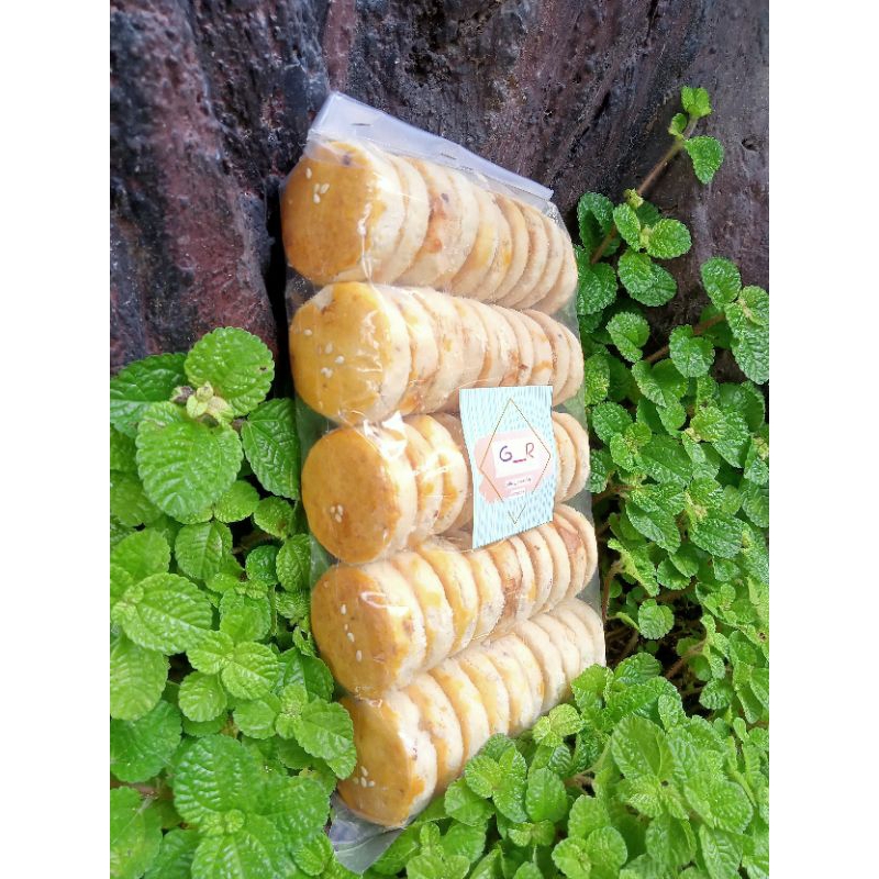 

kue kacang isi 50