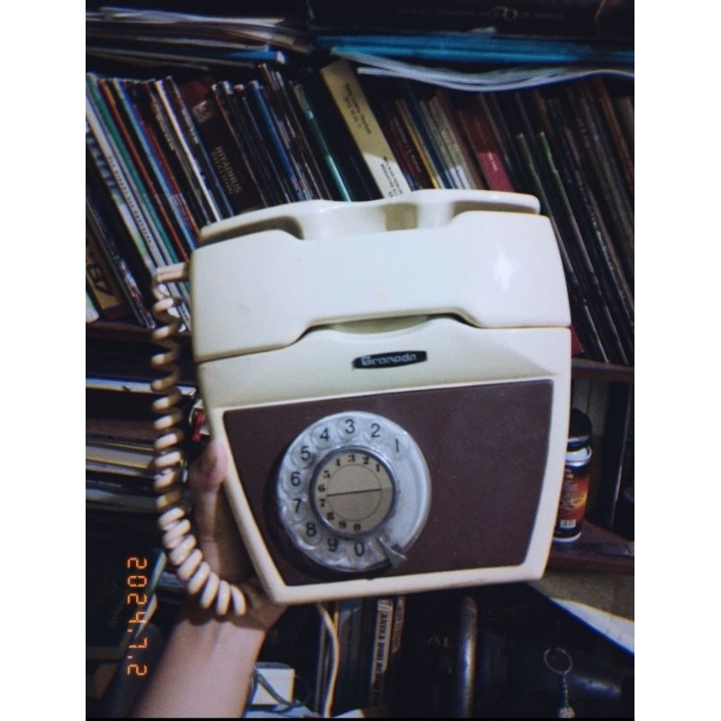 Telepon Putar Vintage GRANADA Hiasan Rumah Properti Foto Barang Antik Telepon Jadul Pajangan Hiasan 