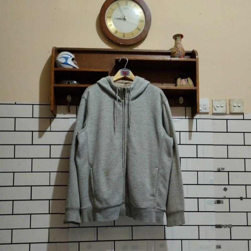 Hoodie serpa Dalam Uniqlo second size XL