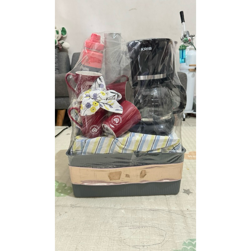 

Parcel / Bingkisan / Hadiah / Hampres 1 set kopi