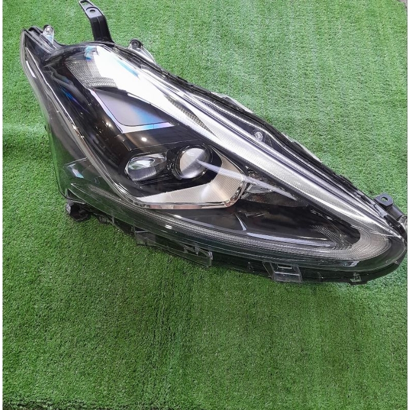 headlamp sienta type Q