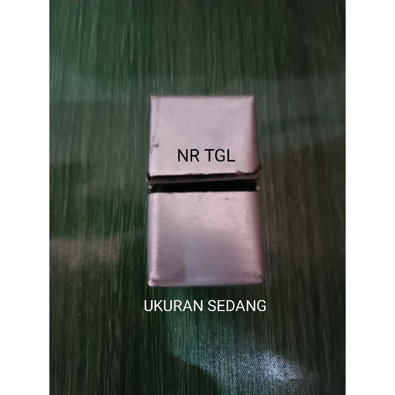 PENGUPAS KULIT ARI KELAPA TUA - KEROKAN KELAPA TUA / SANTAN