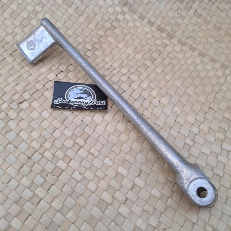 PEDAL KICK STATER ENGKOL VESPA PS P150S ORI ORIGINAL NOS