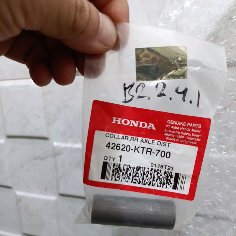 42620 KTR 700 COLLAR BOS DALAM TROMOL VELG DEPAN SCOOPY FI R12 K93 K2F 2018 2019 2020 2021 2023