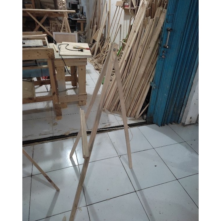

EASEL 9 Standing frame foto prewedding KODE V1A5