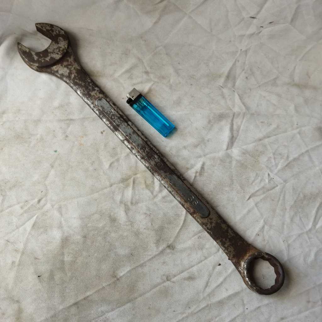 Pajangan Vintage Kunci Pas Ring 36 Aigo Japan