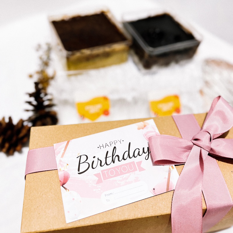 

HAMPERS SPESIAL DESSERT BOX/BIRTHDAY GIFT/GRADUATION GIFT